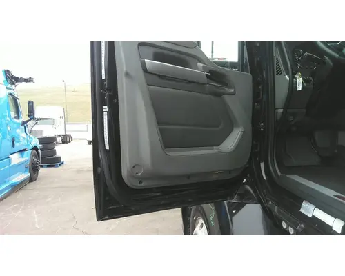 KENWORTH T680 2013-2026 DOOR ASSEMBLY, FRONT
