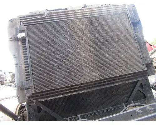 KENWORTH T680_40702 AC Condenser