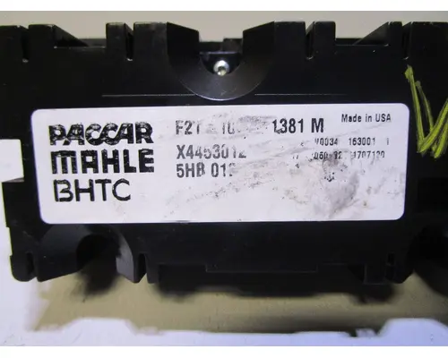 KENWORTH T680-Cab_F21-1028-1381 AC Control