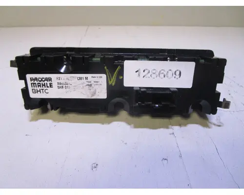 KENWORTH T680-Cab_F21-1028-1381 AC Control