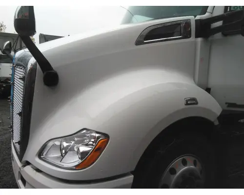 KENWORTH T680 GEN 1 HOOD