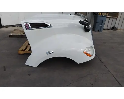 KENWORTH T680 GEN 1 HOOD