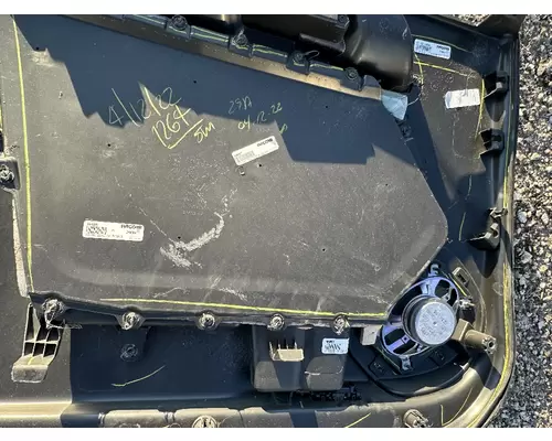 KENWORTH T680 NEXT GEN Interior Door Panel