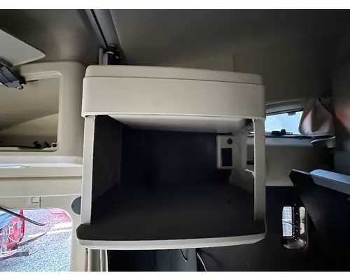 KENWORTH T680 NEXT GEN Sleeper Cabinet, Passenger Side