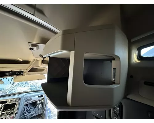 KENWORTH T680 NEXT GEN Sleeper Cabinet, Passenger Side
