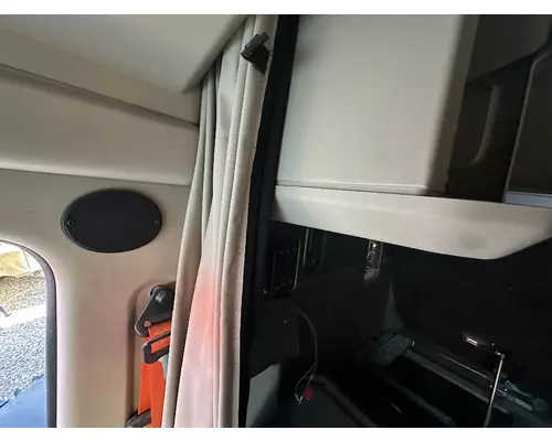KENWORTH T680 NEXT GEN Sleeper Interior Curtain