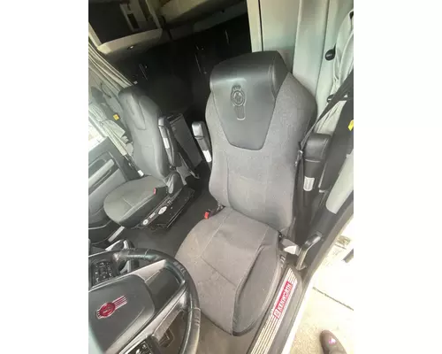KENWORTH T680 Next Gen Cab