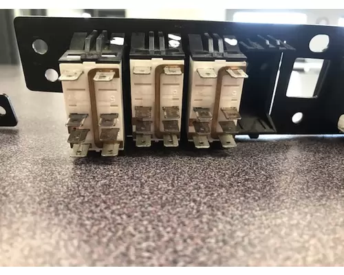 KENWORTH T680 SWITCHES Instrument Cluster