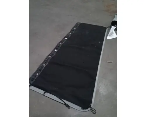 KENWORTH T680 127 Curtains