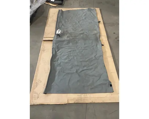 KENWORTH T680 127 Curtains