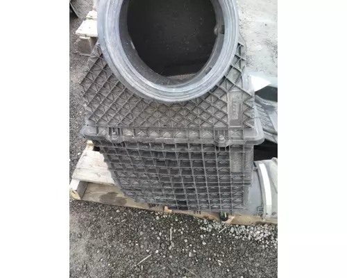 KENWORTH T680 AIR CLEANER