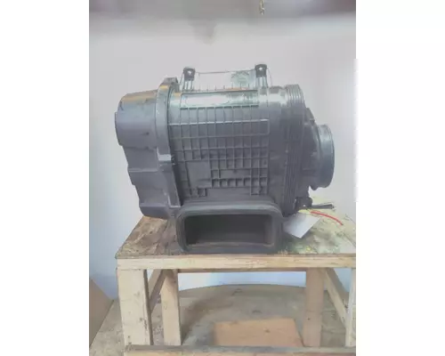 KENWORTH T680 AIR CLEANER