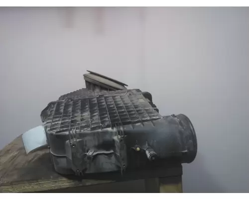 KENWORTH T680 AIR CLEANER
