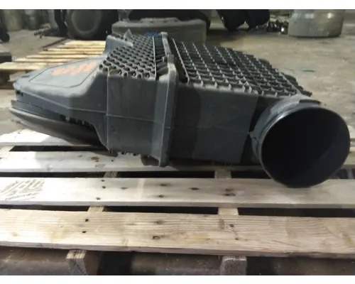 KENWORTH T680 AIR CLEANER