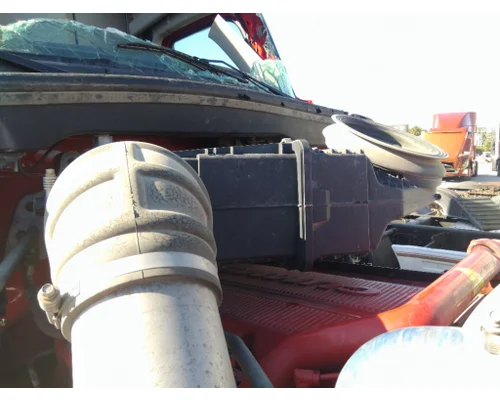 KENWORTH T680 AIR CLEANER