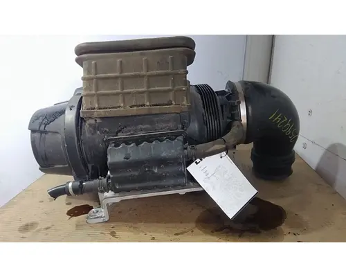 KENWORTH T680 AIR CLEANER