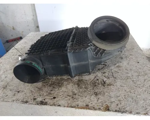 KENWORTH T680 AIR CLEANER