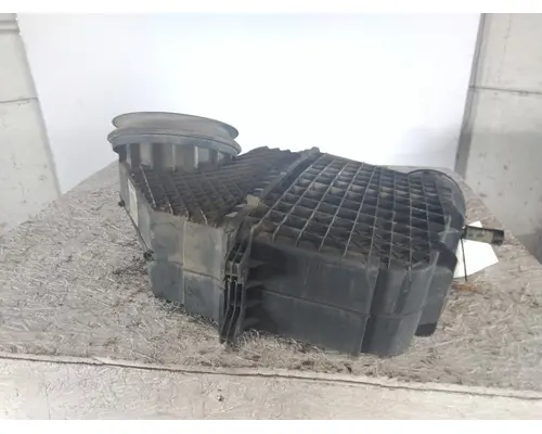 KENWORTH T680 AIR CLEANER