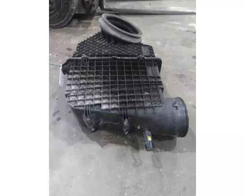 KENWORTH T680 AIR CLEANER