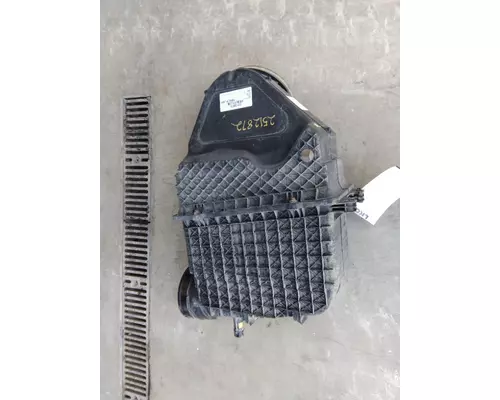 KENWORTH T680 AIR CLEANER