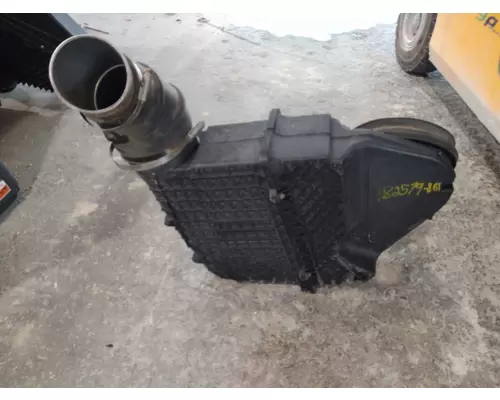 KENWORTH T680 AIR CLEANER