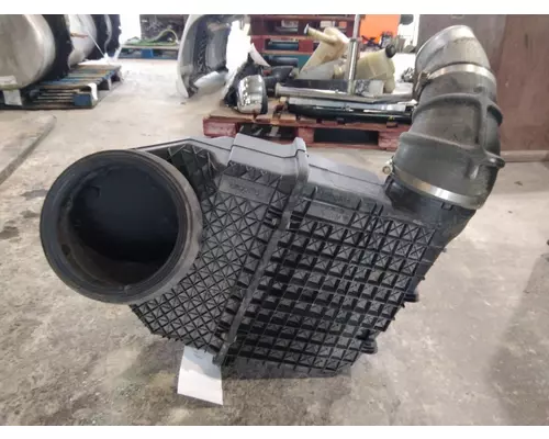 KENWORTH T680 AIR CLEANER