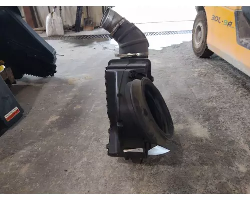 KENWORTH T680 AIR CLEANER
