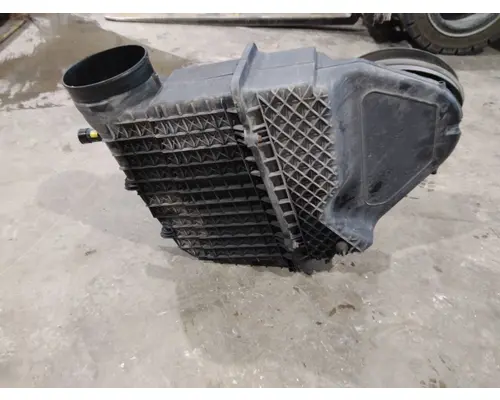 KENWORTH T680 AIR CLEANER
