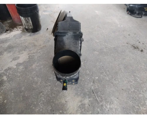 KENWORTH T680 AIR CLEANER