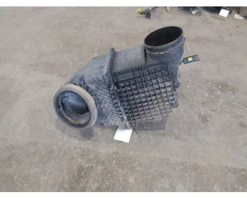 KENWORTH T680 AIR CLEANER