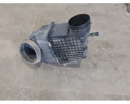 KENWORTH T680 AIR CLEANER