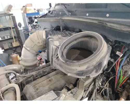 KENWORTH T680 AIR CLEANER