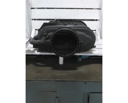 KENWORTH T680 AIR CLEANER