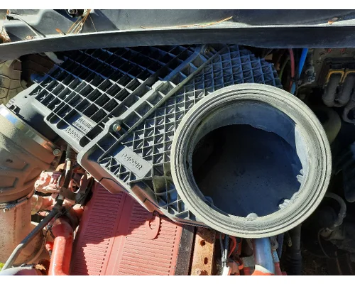 KENWORTH T680 AIR CLEANER