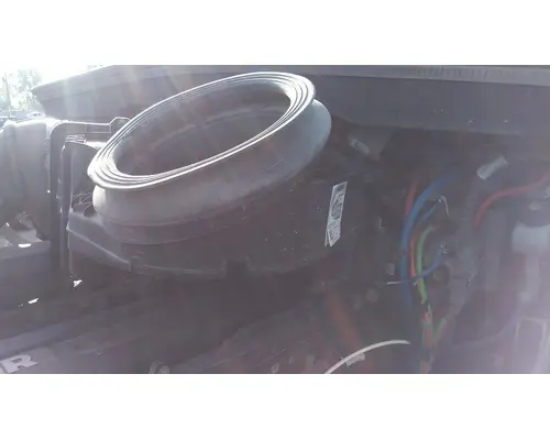 KENWORTH T680 AIR CLEANER