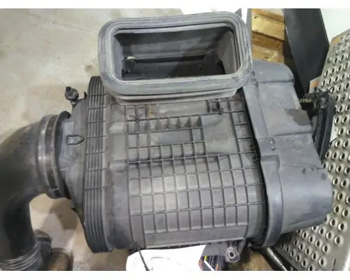 KENWORTH T680 AIR CLEANER