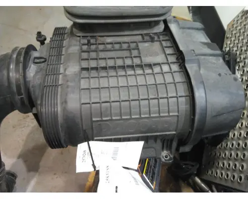 KENWORTH T680 AIR CLEANER