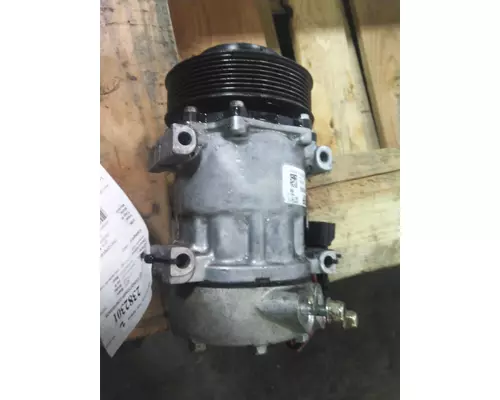 KENWORTH T680 AIR CONDITIONER COMPRESSOR