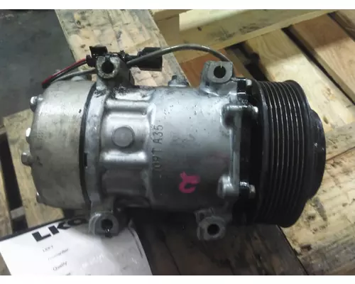 KENWORTH T680 AIR CONDITIONER COMPRESSOR