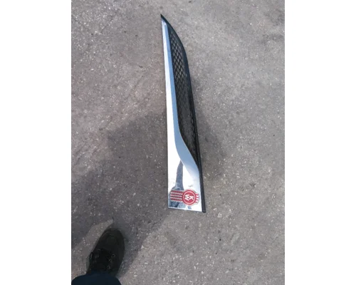 KENWORTH T680 AIR INTAKE LOUVERCOVER