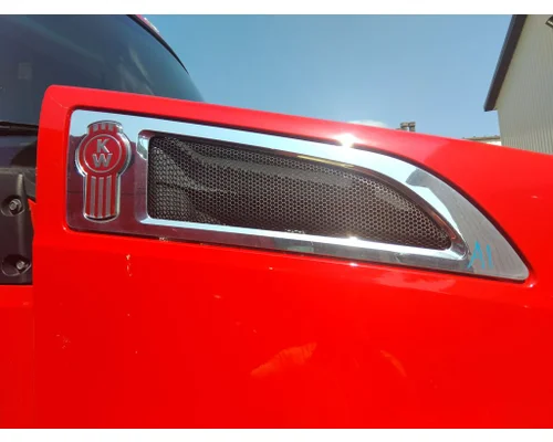 KENWORTH T680 AIR INTAKE LOUVER/COVER