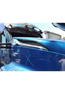 KENWORTH T680 AIR INTAKE LOUVER/COVER