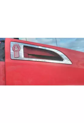 KENWORTH T680 AIR INTAKE LOUVER/COVER
