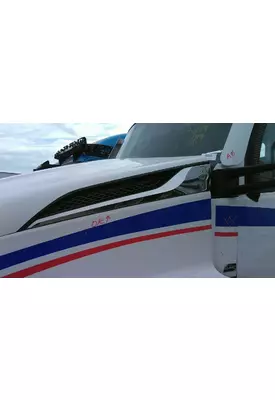 KENWORTH T680 AIR INTAKE LOUVER/COVER