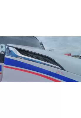 KENWORTH T680 AIR INTAKE LOUVER/COVER