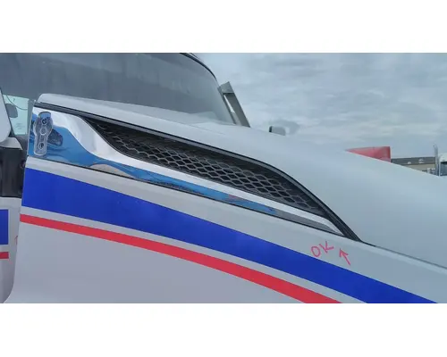 KENWORTH T680 AIR INTAKE LOUVERCOVER