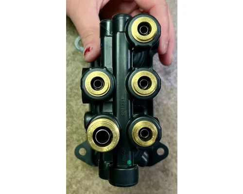 KENWORTH T680 Air Brake Dash Valve