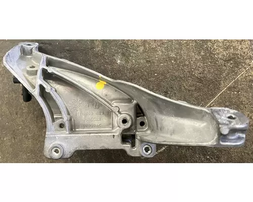 KENWORTH T680 Air Cleaner, Bracket