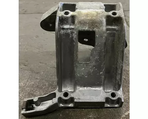 KENWORTH T680 Air Cleaner, Bracket
