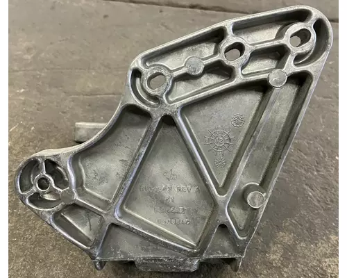 KENWORTH T680 Air Cleaner, Bracket